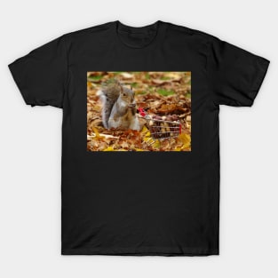 squirrel with shopping cart T-Shirt